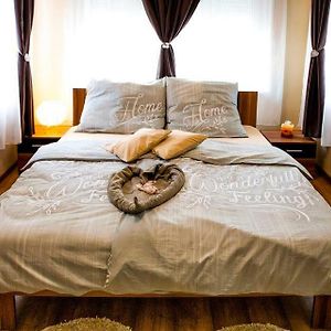 Wiky Sweet Apartment